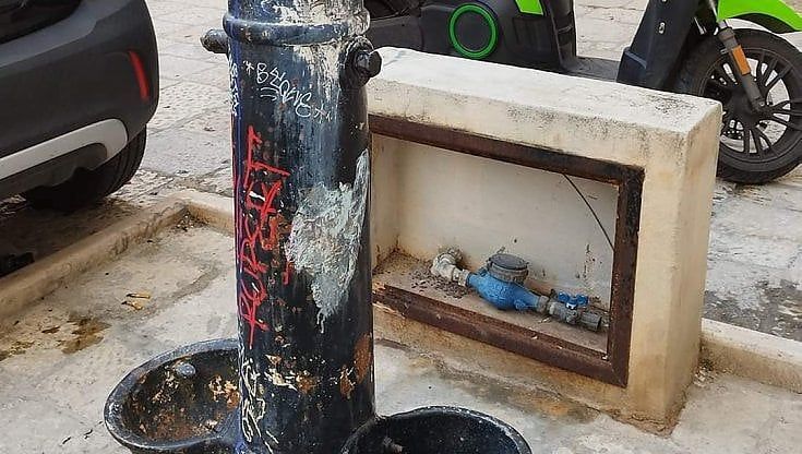 L'ultima fontanella "siamese" di Bari vecchia verrà restaurata: "Ma sarà un lavoro lungo e complesso"