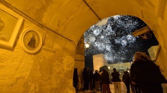 Bari, il sindaco firma l'ordinanza contro i botti di Capodanno: "Ma sarà comununque una guerra"