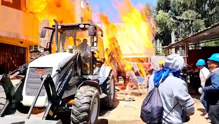 Perù, per evitare lo sfratto gettano benzina in fiamme dalla finestra: nove ustionati in strada