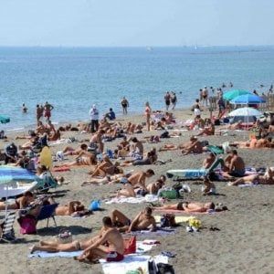 Ostia, bagnini senza stipendio: "Siamo pronti a scioperare"