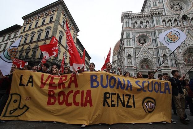 Centinaia di studenti in corteo: "Renzi bocciato"