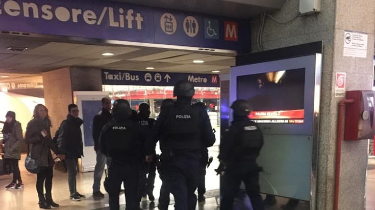 Scatta l’allarme evacuazione, panico alla stazione Termini: ma è un guasto del sistema. Ecco cosa è successo