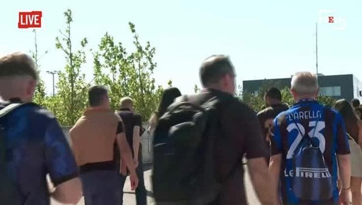 Champions, l'Inter crolla a Monaco. A Parigi esplode la festa