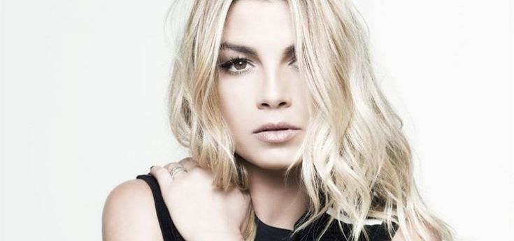 "Emma Marrone lesbica?", la prima pagina della rivista fa infuriare la cantante