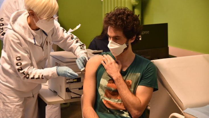 Vaccini antiCovid agli studenti di Medicina, a Bari sono 5mila: completate prime dosi per Odontoiatria