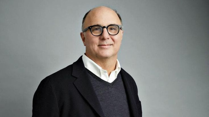 Guerra: “Versace sarà il terzo motore di Prada. Vogliamo sperimentare”