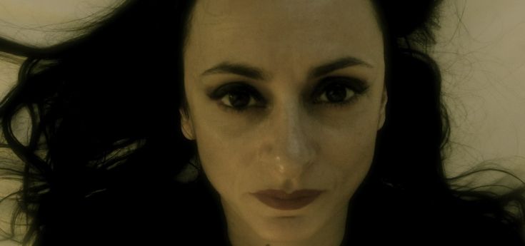 Ang&eacute;lica Liddell:"Lo splendore sta nelle tenebre, venite nel mio teatro e vedrete"