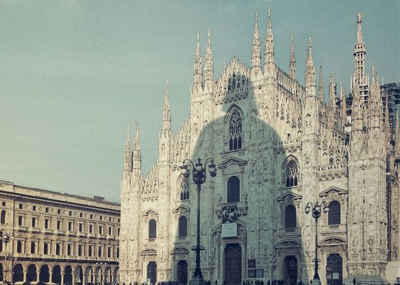 Dal Duomo al Castello, le ombre di 'Star Wars' invadono Milano