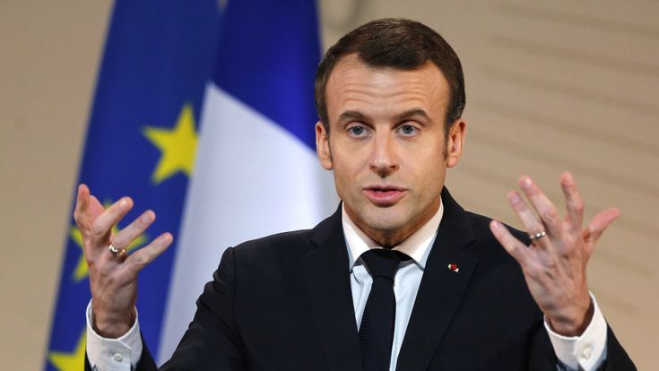 Francia, perché Macron pensa al referendum