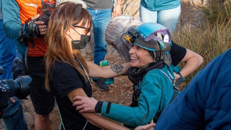 "I miei 509 giorni da sola sottoterra": esce dalla grotta Beatriz Flamini, l'alpinista che ha sfidato l'estremo in Spagna