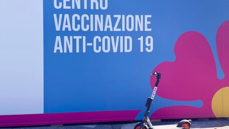 Vaccini, corse gratis in monopattino e bici elettriche per chi si immunizza