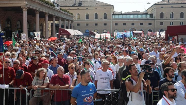 Strage stazione di Bologna, Meloni omette e La Russa non si rassegna alla matrice neofascista