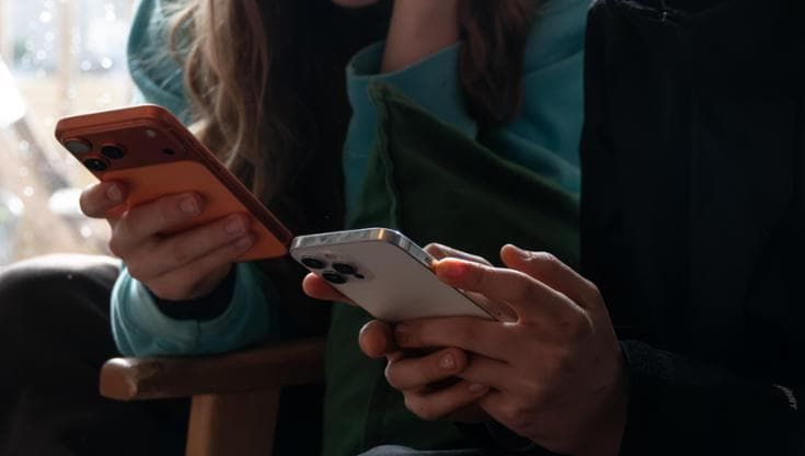 Usa, sentenza storica: Meta e Google colpevoli per la dipendenza da social