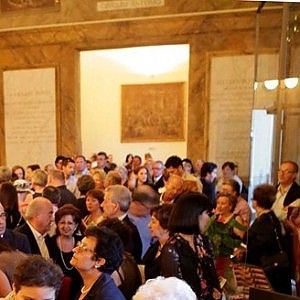 Il calcio nel tempio della liricamaxischermo per Italia-Inghilterra