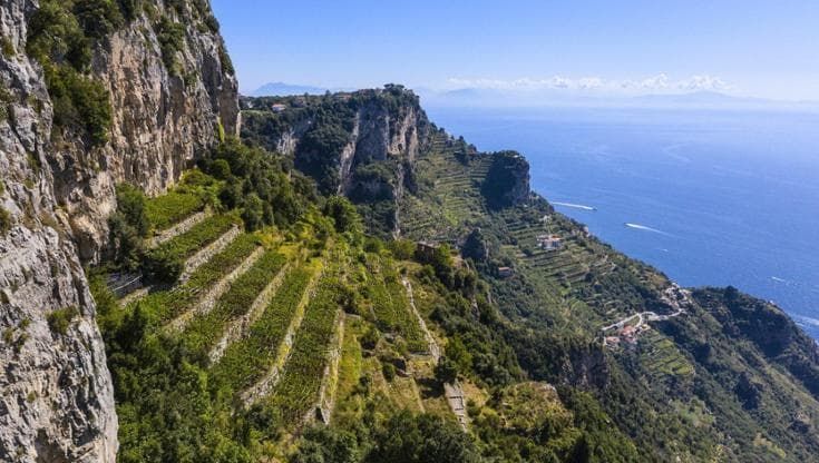 Furore bianco 2025, con il tono sicuro di vento e mare