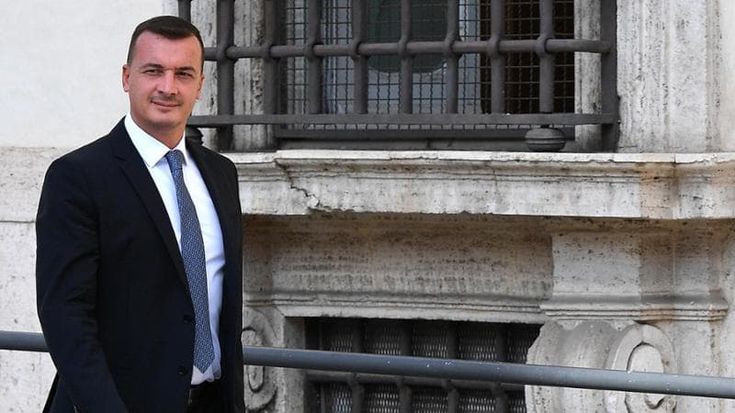 La nuova vita di Casalino oltre i Cinque stelle: dirigerà un giornale online