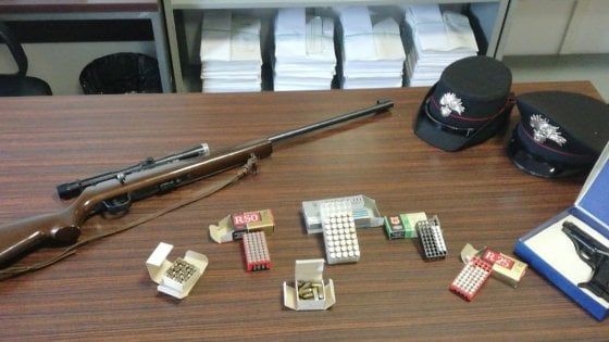 Parma, eredita armi dall'anziana assistita: badante nei guai 