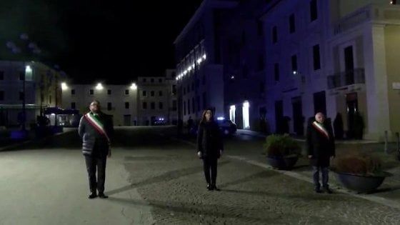 Coronavirus, L'Aquila ricorda il terremoto del 6 aprile 2009. Mattarella: "Ricostruzione impegno inderogabile"