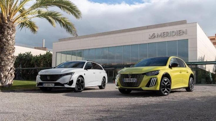 Peugeot cavalca la scossa elettrica con le best seller 208 e 308. Ecco cosa bisogna sapere