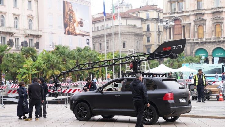 Milano è tutta un set: nel 2022 oltre 1.200 richieste per film, spot e serie in città. Sala: "Non solo centro, si gira anche nelle periferie"