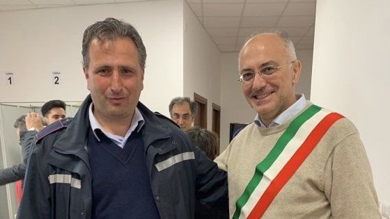 Coronavirus, l'unico vigile del paesino consegna spesa agli anziani