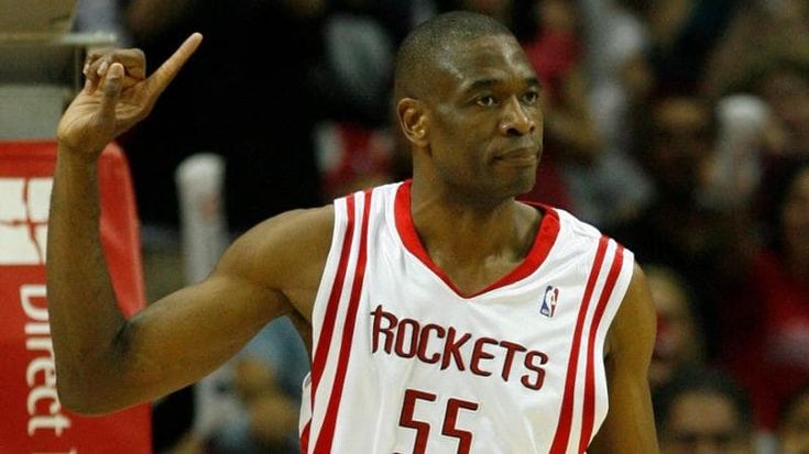 Dikembe Mutombo è morto: scompare a 58 anni una leggenda dell’Nba, aveva un tumore al cervello