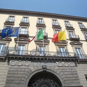 La giunta de Magistris querela il sindaco di Cantù