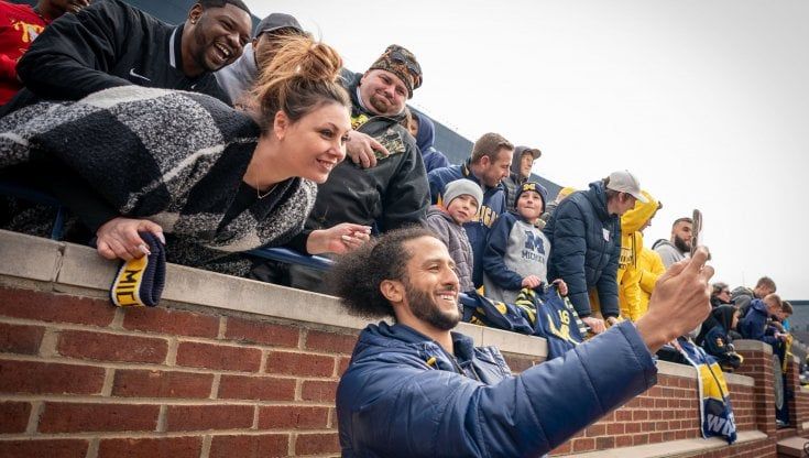 Kaepernick si esibisce al Michigan Stadium: "Voglio giocare ancora nella Nfl, posso aiutare una squadra a migliorare e a vincere le partite" 