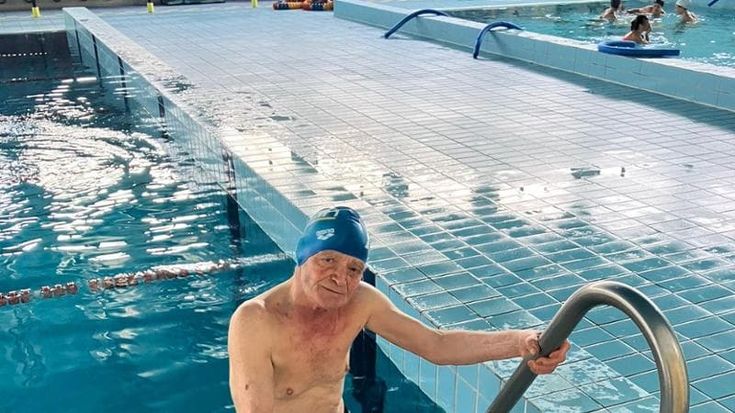Oronzo Pedone a 87 anni è un recordman in piscina: 340 vasche a nuoto in poco più di tre ore e mezza