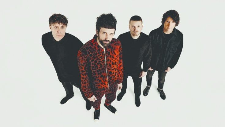 Dimenticare il passato per salvare i Kasabian