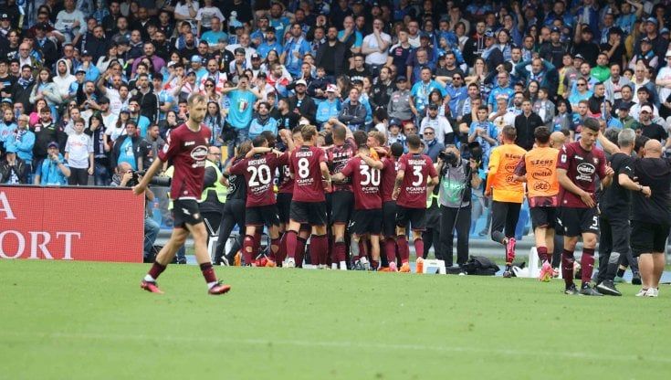 Napoli-Salernitana 1-1: non basta Olivera, Dia rinvia la festa scudetto
