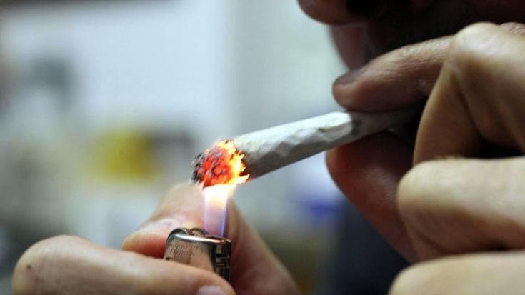 Professoressa alla sbarra per spaccio, un’alunna l’accusa: “Mi dava la droga”