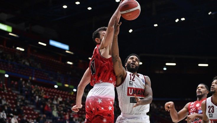 Basket, serie A: Milano domina Venezia e raggiunge la Virtus Bologna al comando