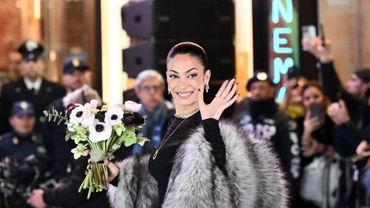 Dimenticarsi alle 7, testo e significato della canzone di Elodie a Sanremo