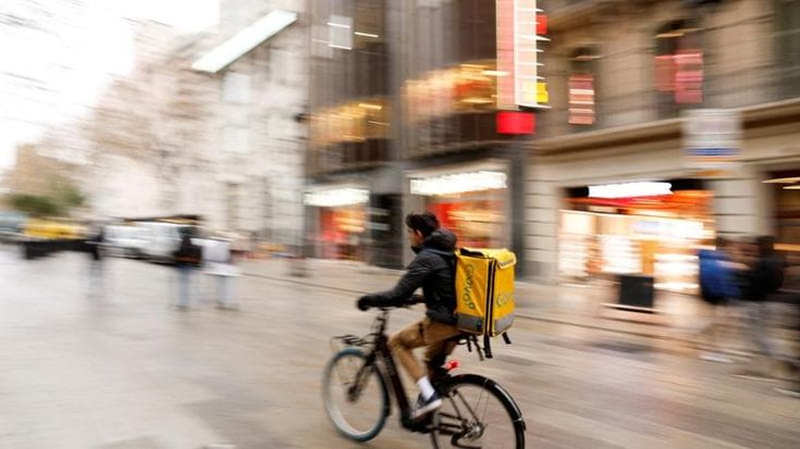 L'antitrust Ue indaga su possibile cartello Delivery Hero e Glovo