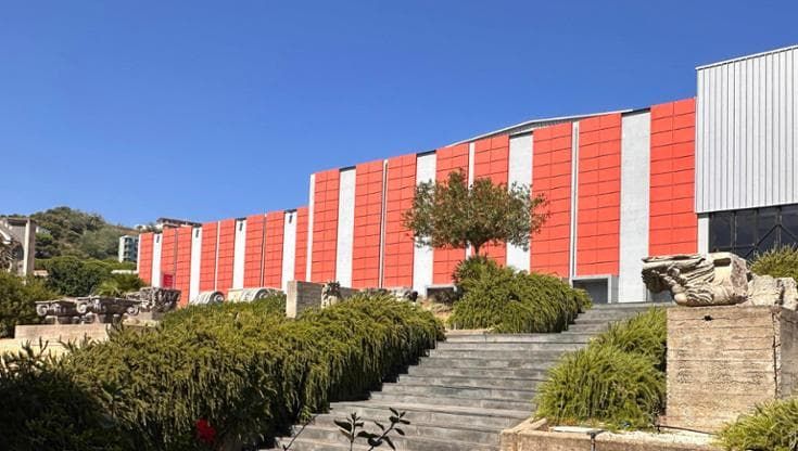 L’appello di Bonaccorso e Auci: “Restituite le opere rubate”. Lunedì sit-in di fronte il museo