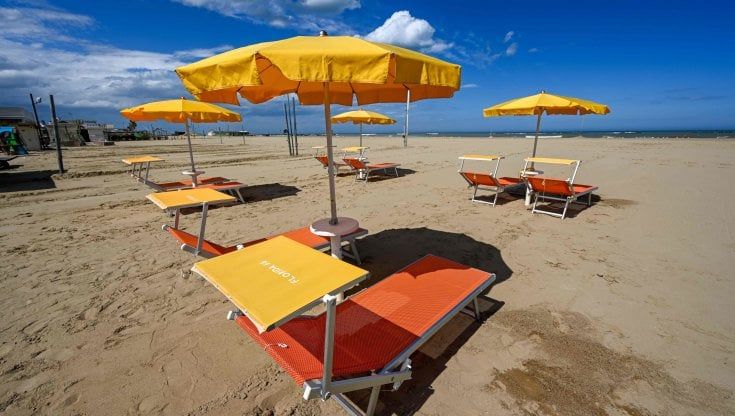 Ombrelloni automatici, distanze e cucina gourmet: tutte le novità degli stabilimenti in Riviera 