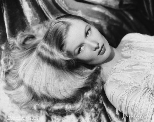 Hollywood in primo piano: i ritratti di Hurrell, l'inventore del glamour <iframe width="1" scrolling="no" height="1" frameborder="0" marginheight="0" marginwidth="0" src="http://static.repubblica.it/repubblica/interattivi-2013-2014/audio-fotogalleria/index.html"></iframe>