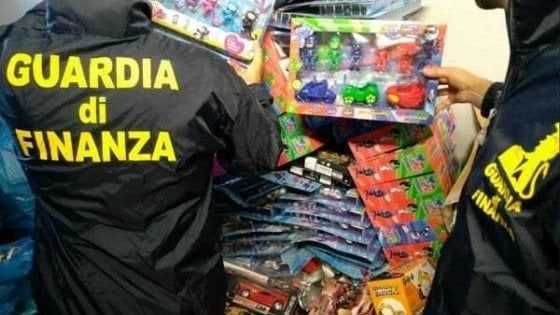 "Non sono sicuri per i bambini", sequestrati a Catania 55mila giocattoli