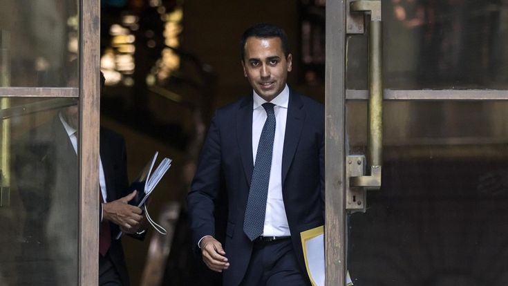 L'azzardo del ministro che non può bloccare la vendita Ilva