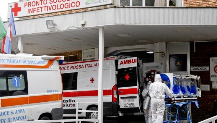 Covid Campania, non si arresta l'onda dei contagi: quasi 1600 positivi