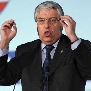 Giovanardi di nuovo nonno<br />ma i ladri gli entrano in casa
