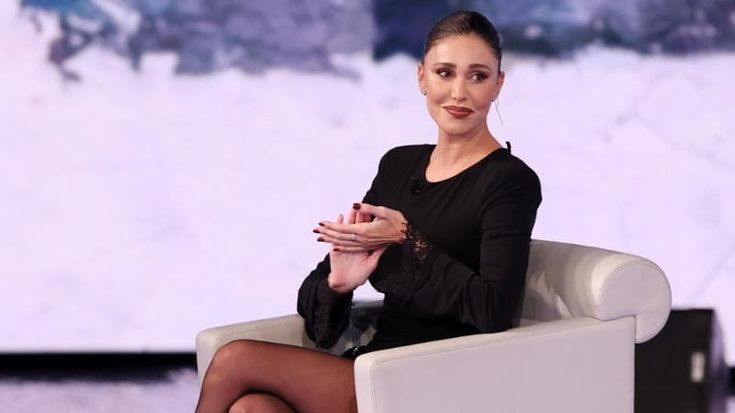 Belén perde quota all’Isola dei famosi. In pole per la conduzione c’è Selvaggia Lucarelli