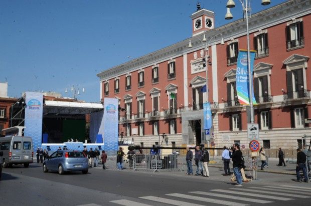 Berlusconi a Bari, lavori in corso