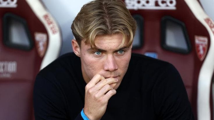 Domani torna già la Champions: Hojlund out, rebus McTominay