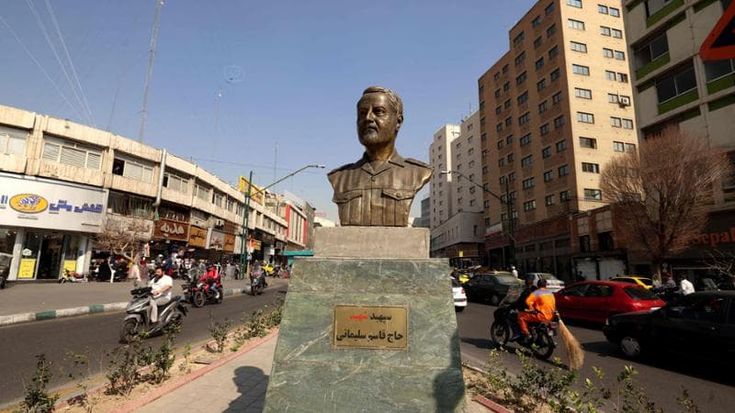 Iran, i Guardiani contro una trattativa “alla venezuelana” con gli Usa: il regime si militarizza