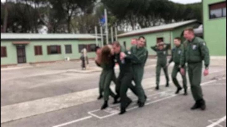 Nonnismo in Aeronautica, tutti assolti i militari accusati per le frustate su Giulia Schiff