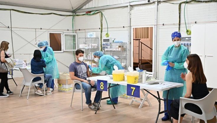 Adolescenti, un'altra conferma: il vaccino previene anche l'infezione da Delta