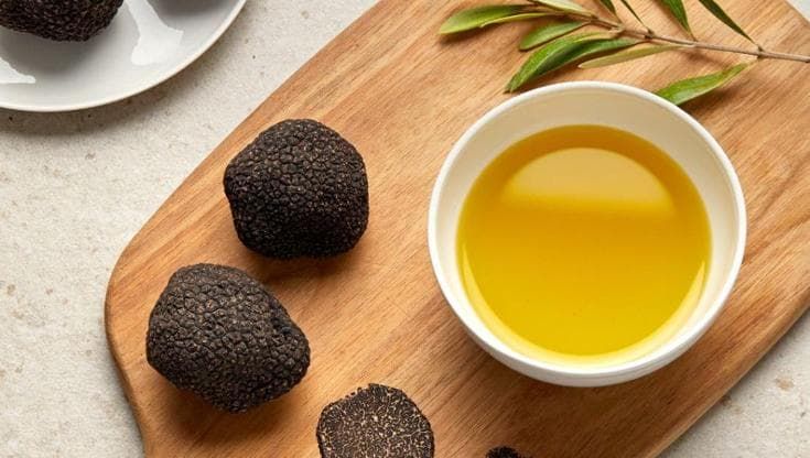 Oli, patè e burro al tartufo nero siciliano