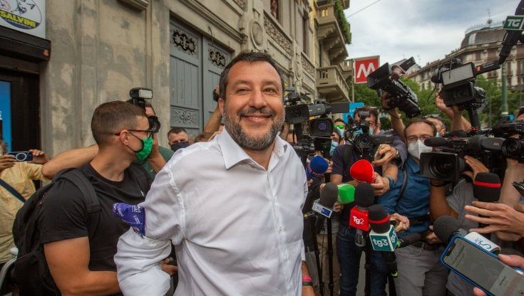 Green pass,  maggioranza divisa. Salvini: "Temo dovremo convivere col Covid altri dieci anni. Il vaccino? Rispetto la fila, lo farò ad agosto"
